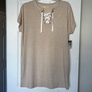 Pull over, lace up dress.